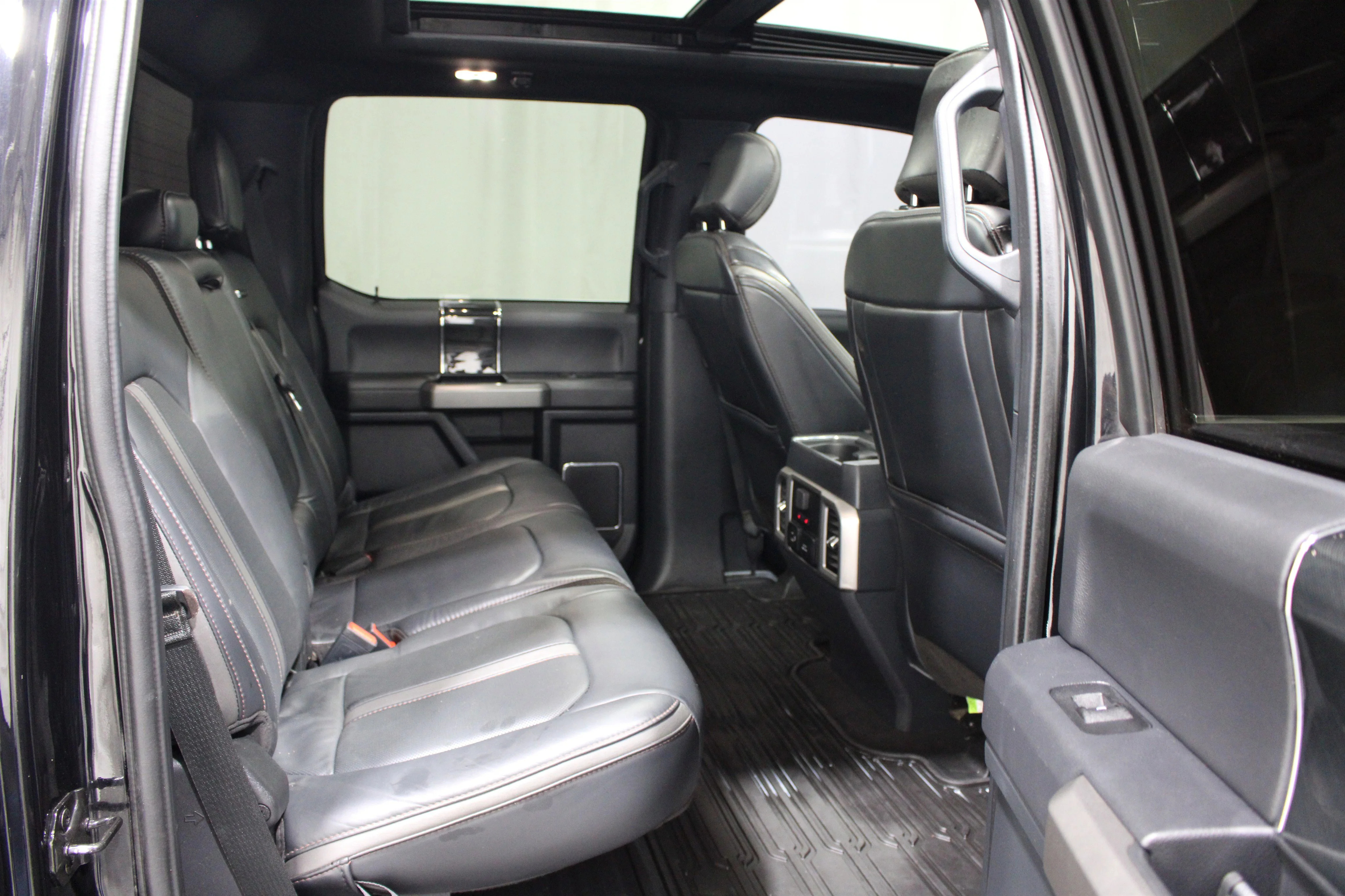 2022 Ford F-350 Super Duty Platinum - Photo 26