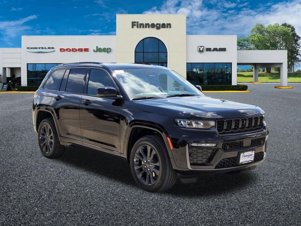 New 2026 Diamond Black Crystal Pearl-Coat Exterior Paint Jeep Limited Reserve image 7