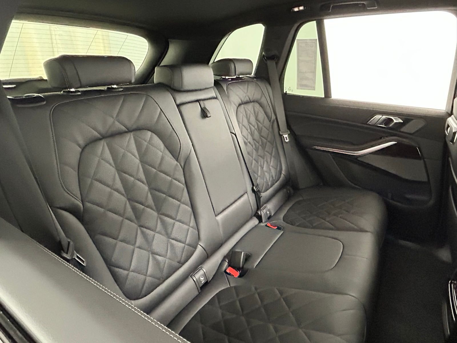 New 2026 Carbon Black Metallic BMW xDrive40i image 41