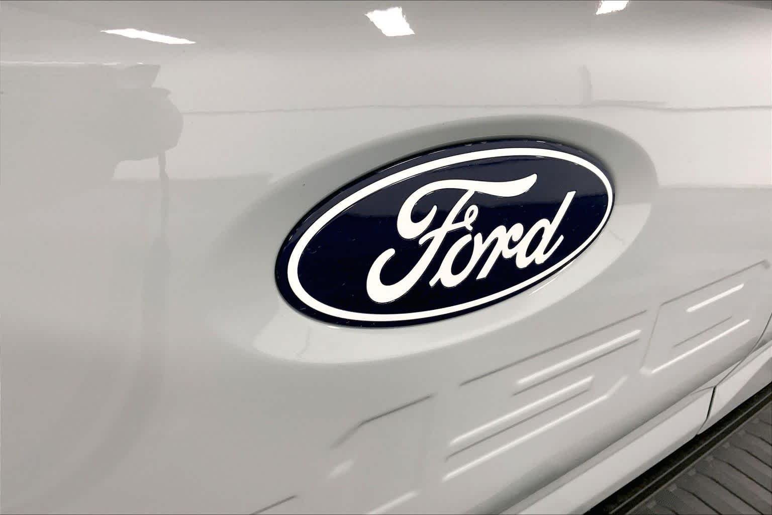 New 2026 Avalanche Ford Platinum® image 12