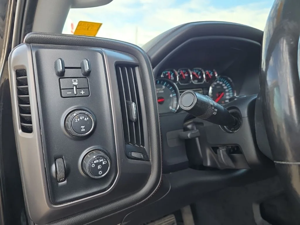 Used 2019 Black GMC SLT image 15