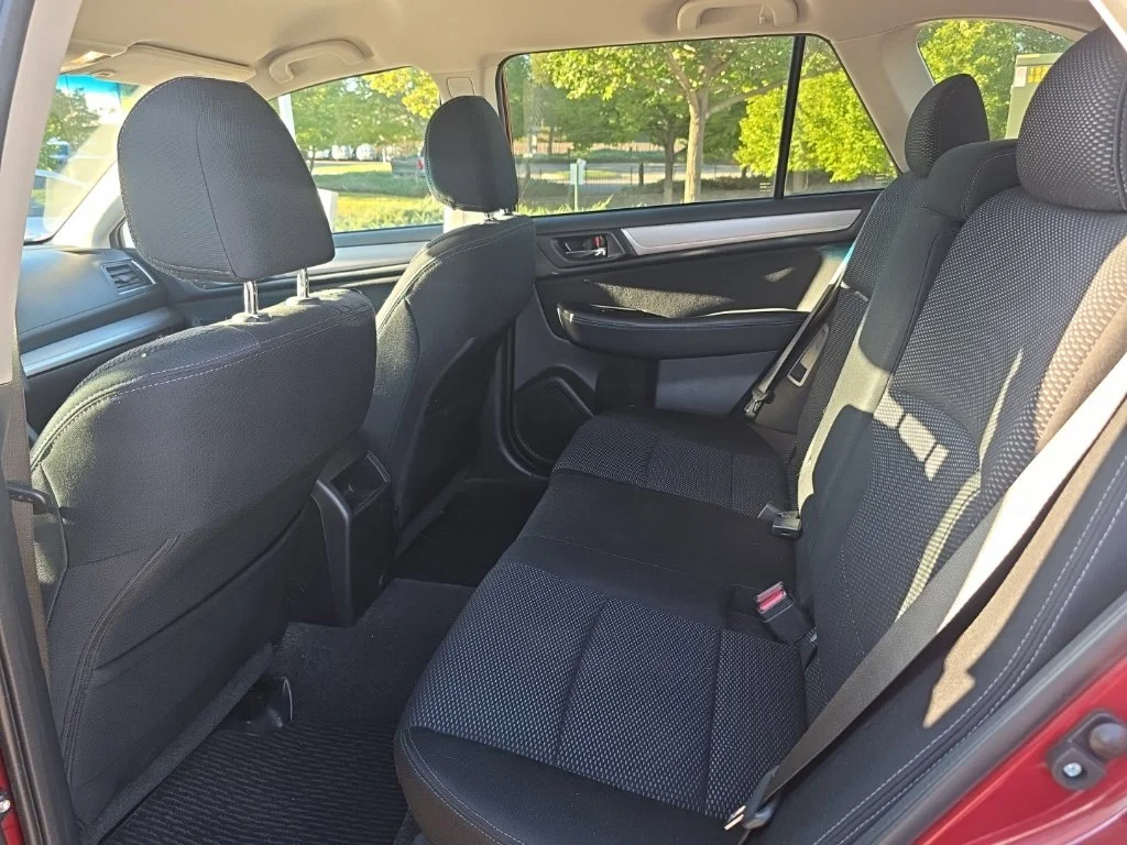 Used 2015 Red Subaru 2.5i Premium image 11