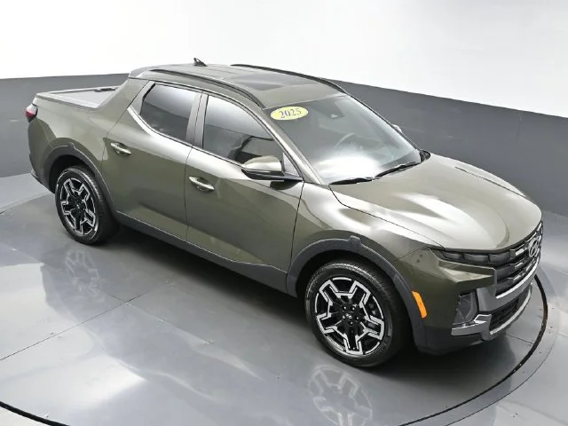 Used 2025 Green Hyundai Limited image 40
