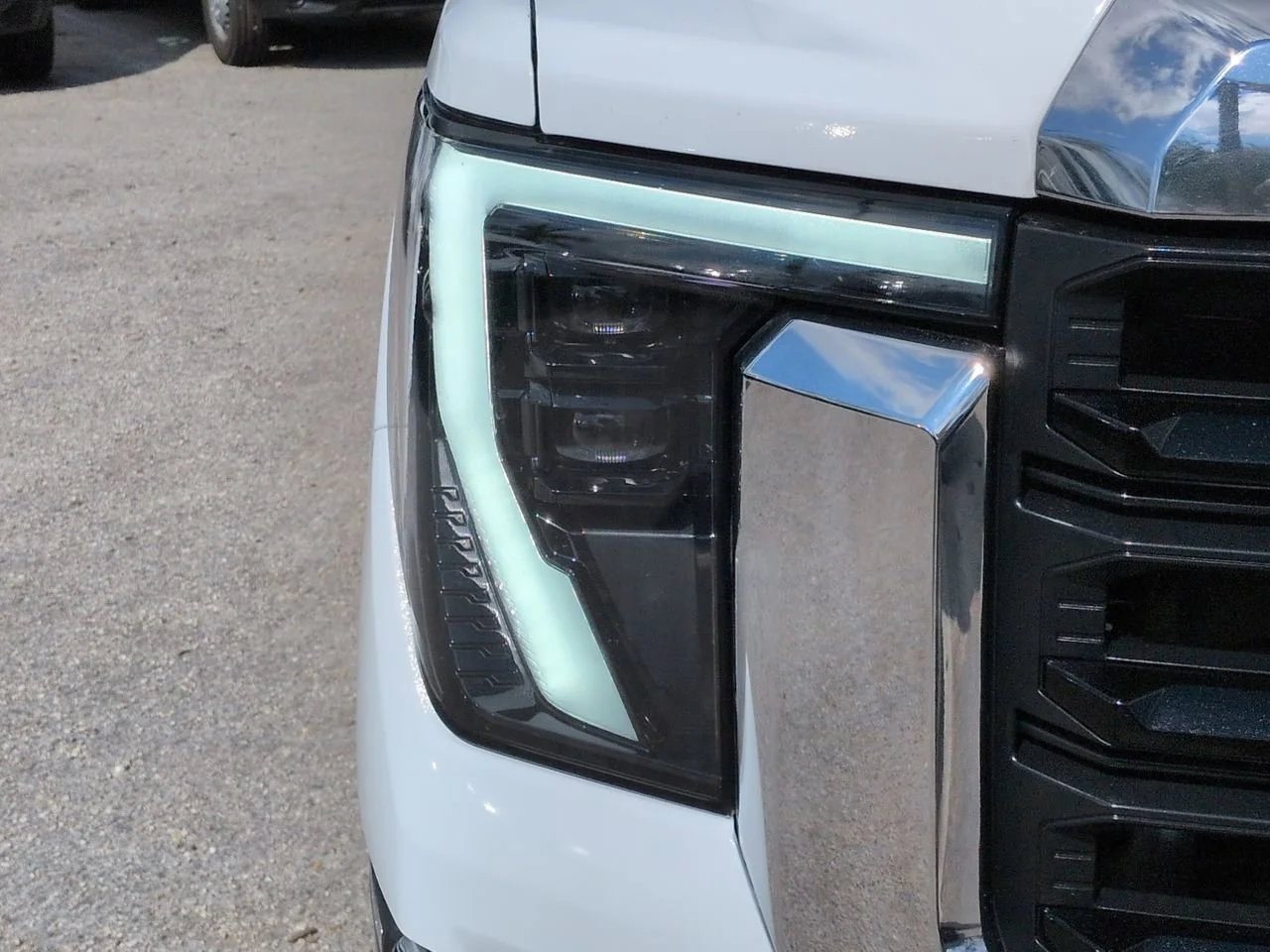 Used 2024 Summit White GMC Pro image 10
