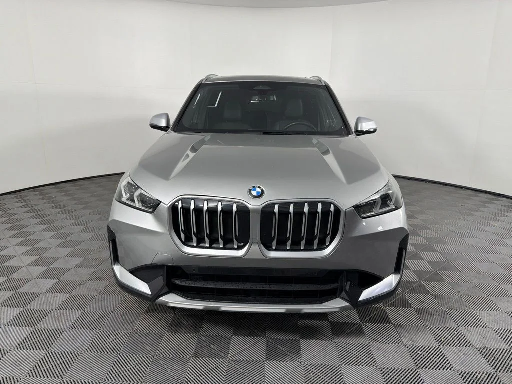 Certified Used 2023 Space Silver Metallic BMW xDrive28i image 2