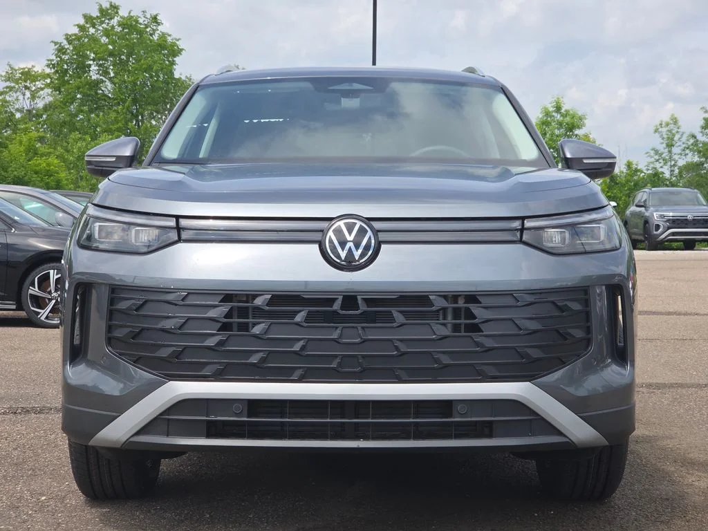 New 2026 Platinum Gray Metallic Volkswagen 2.0T S image 9