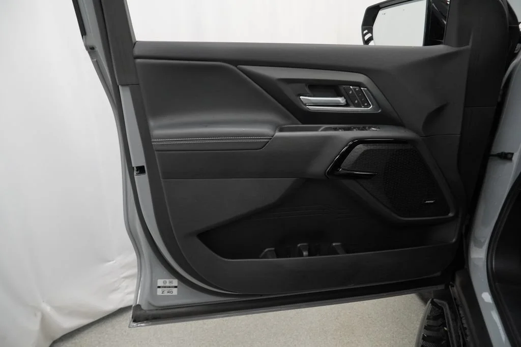 New 2026 Slate Gray Metallic Chevrolet LT - Max Range image 20