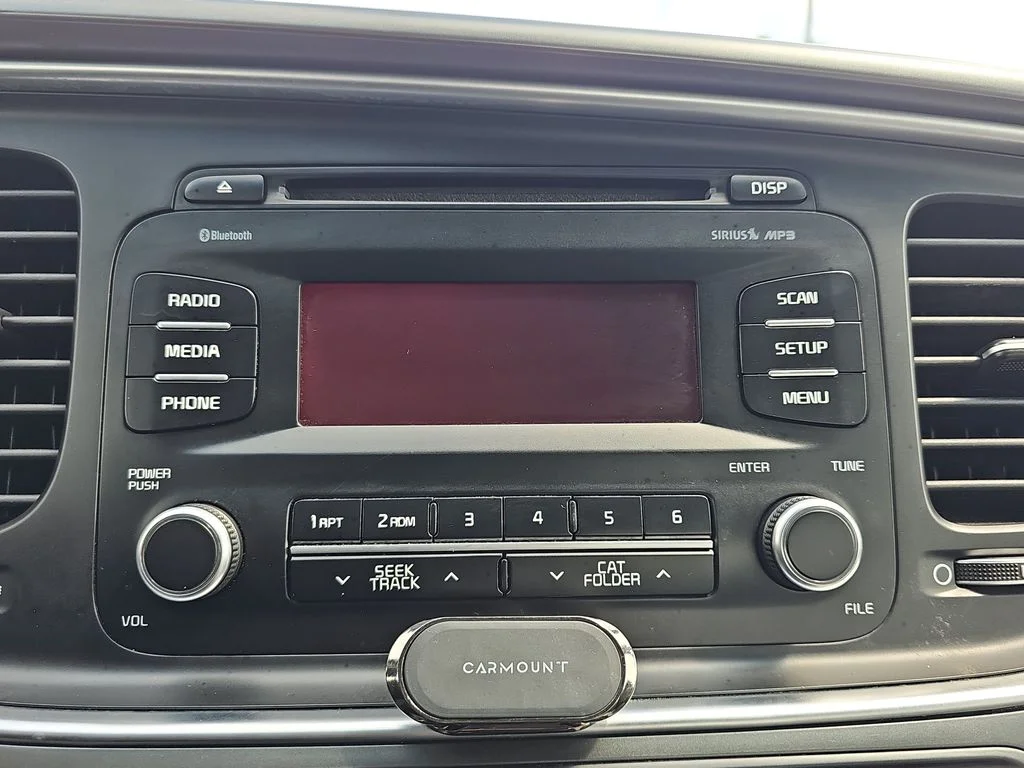 Used 2015 Black Kia LX image 20