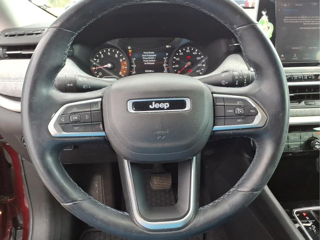 Used 2022 Red Jeep Latitude image 24