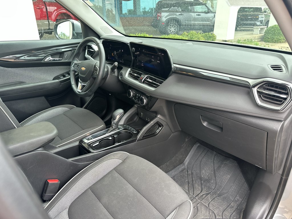 Used 2024 Sterling Gray Metallic Chevrolet LT image 6