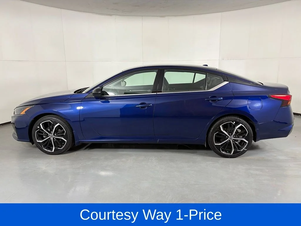 Used 2024 Blue Nissan 2.5 SR image 6