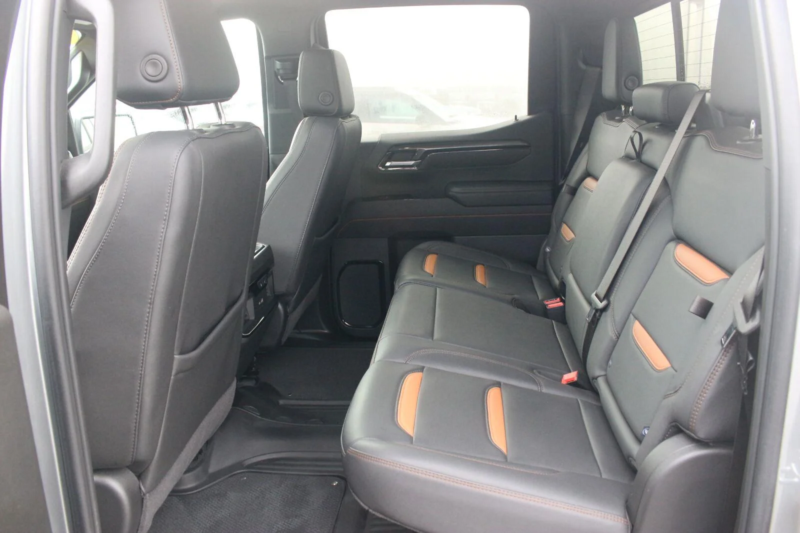Used 2025 Sterling Metallic GMC AT4 image 37