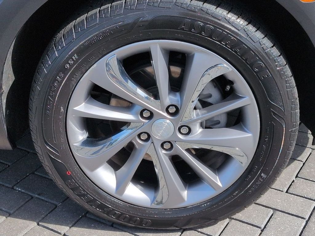 Used 2023 Black Buick Essence image 12