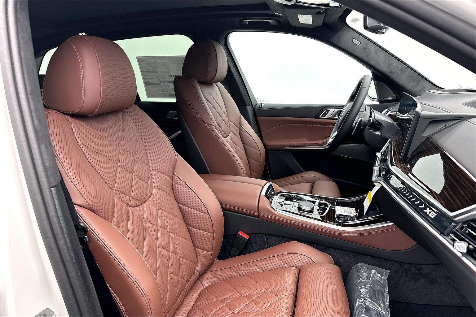 New 2026 Alpine White BMW xDrive50e image 17