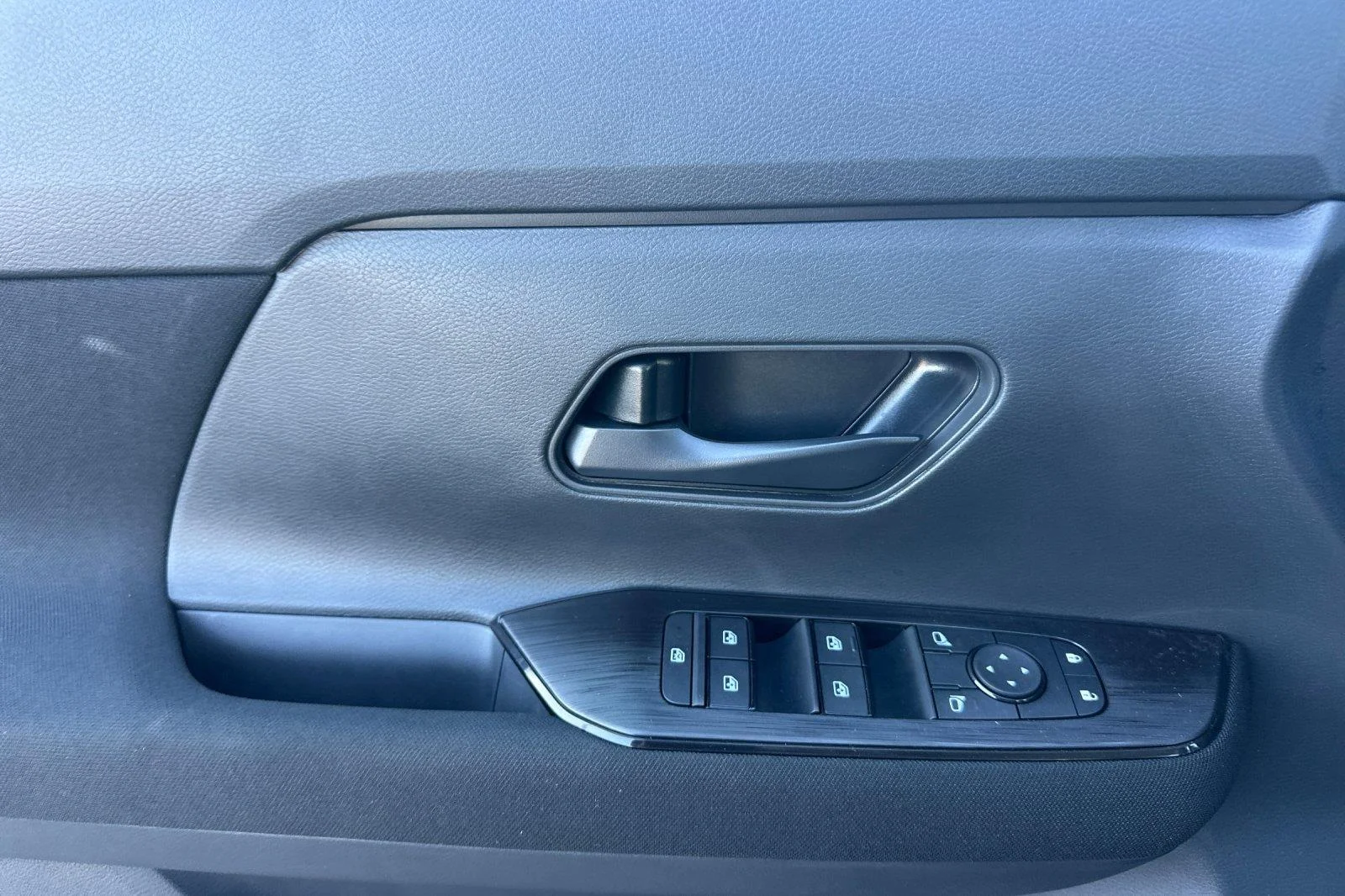 New 2027 Deep Blue Pearl Nissan S image 10