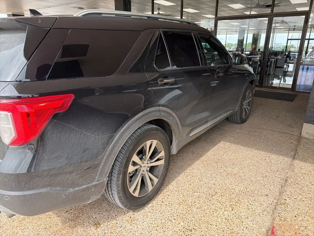 Used 2020 Black Ford Platinum image 4