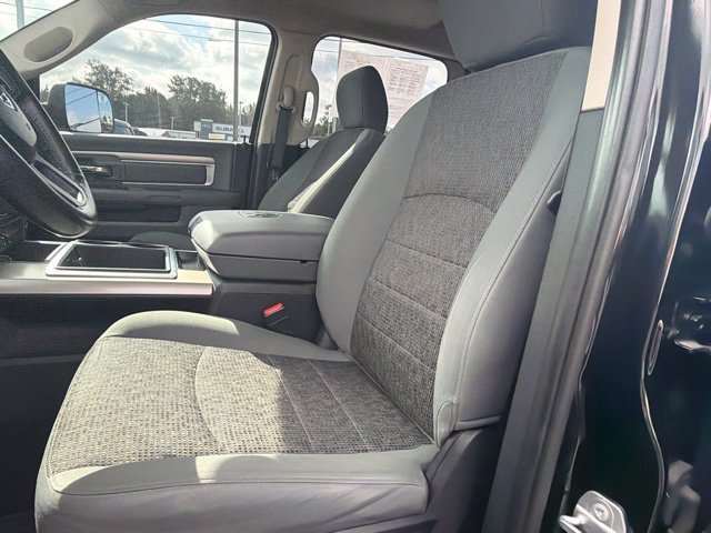 Used 2015 Brilliant Black Crystal Pearlcoat Ram Outdoorsman image 20