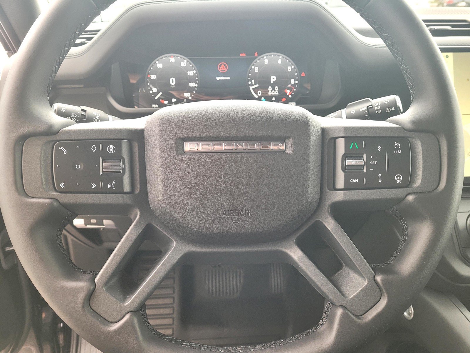 New 2026 Santorini Black Land Rover X-Dynamic SE image 25