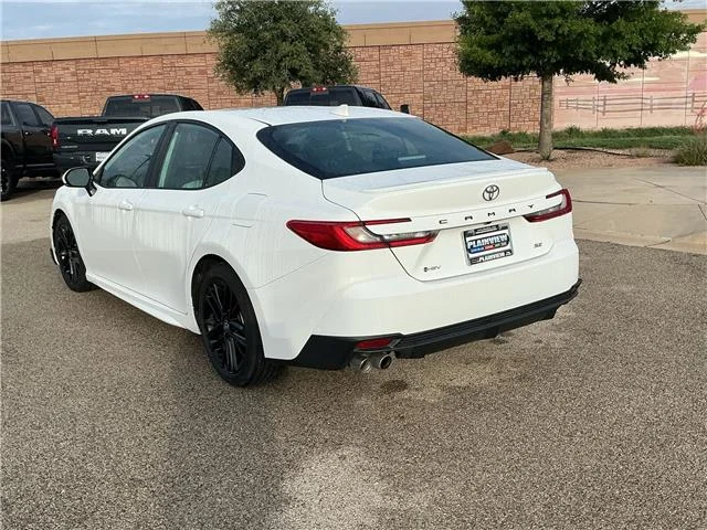 Used 2025 Wind Chill Pearl Toyota XSE image 5