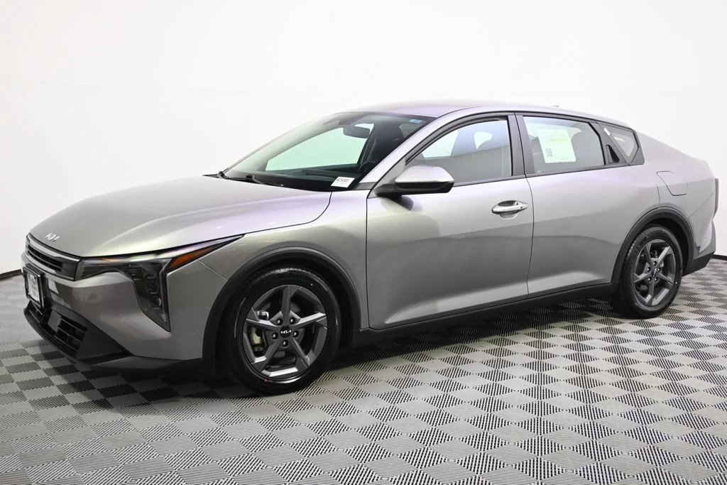Used 2025 Kia K4 LXS with VIN 3KPFT4DEXSE093909 for sale in Minneapolis, Minnesota