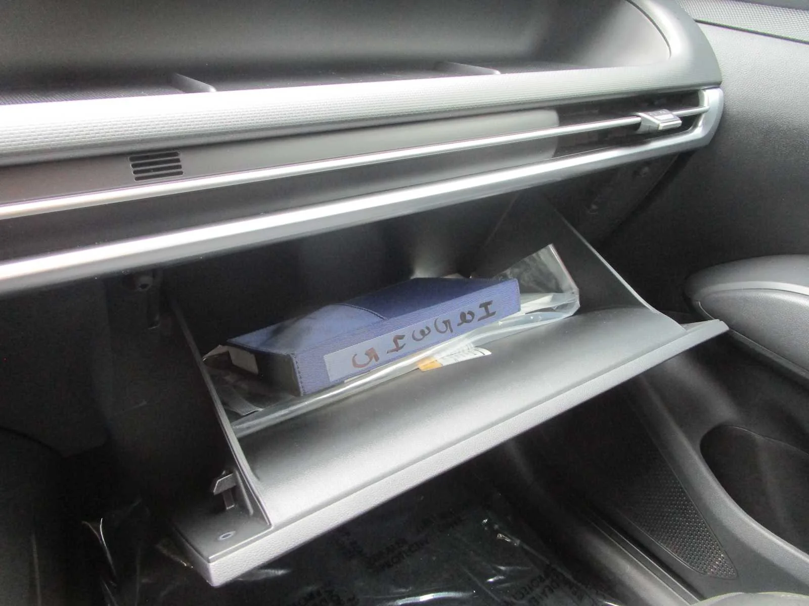 Used 2025 Serenity White Pearl Hyundai SEL image 22