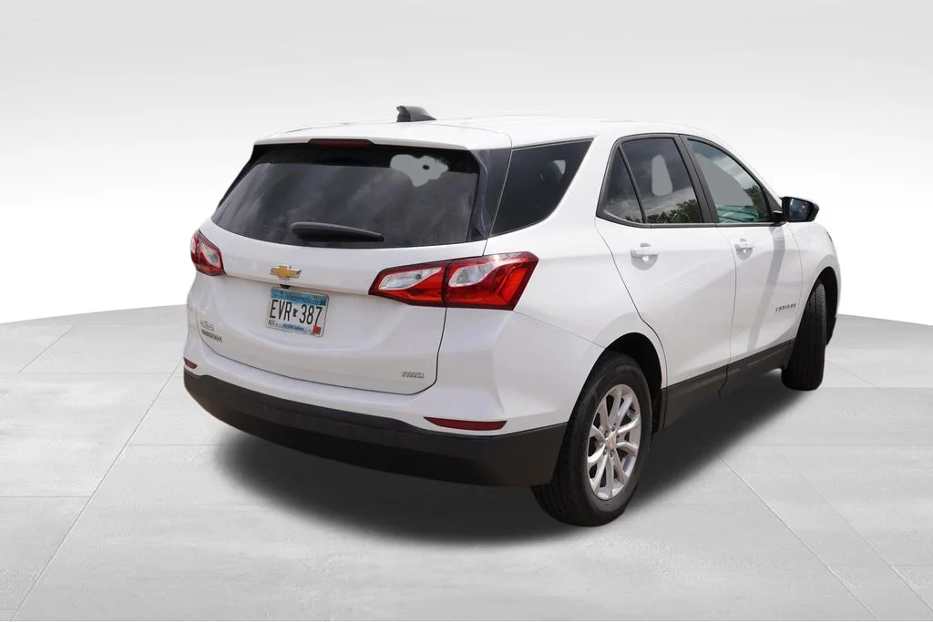 Used 2020 Summit White Chevrolet LS image 3