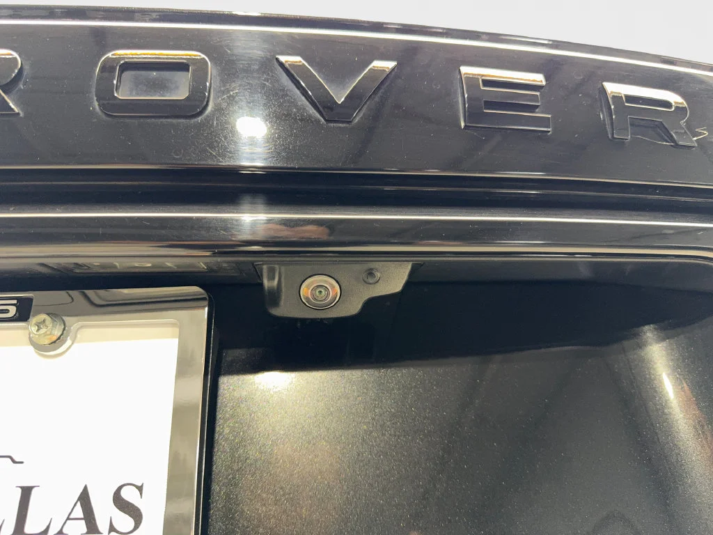 Used 2023 Black Land Rover R-Dynamic S image 23
