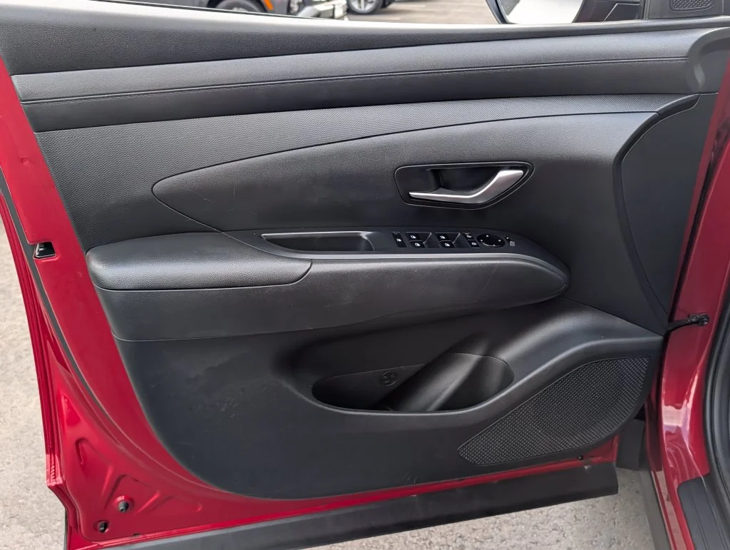 Used 2025 Red Hyundai SEL image 17