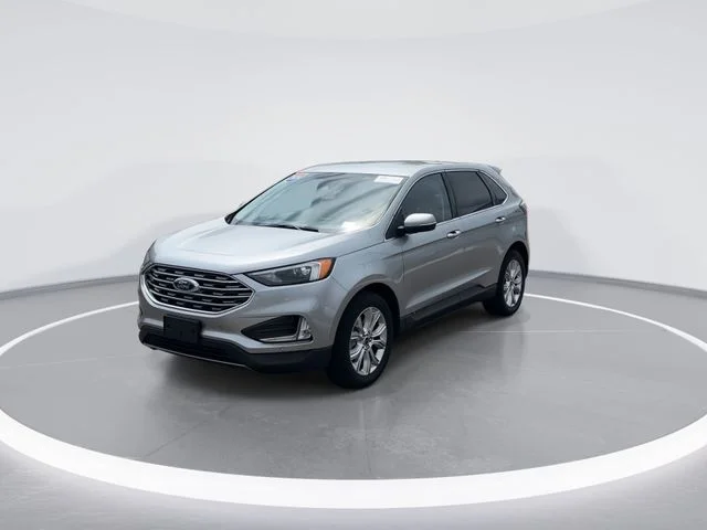 Used 2024 Silver Ford Titanium image 3