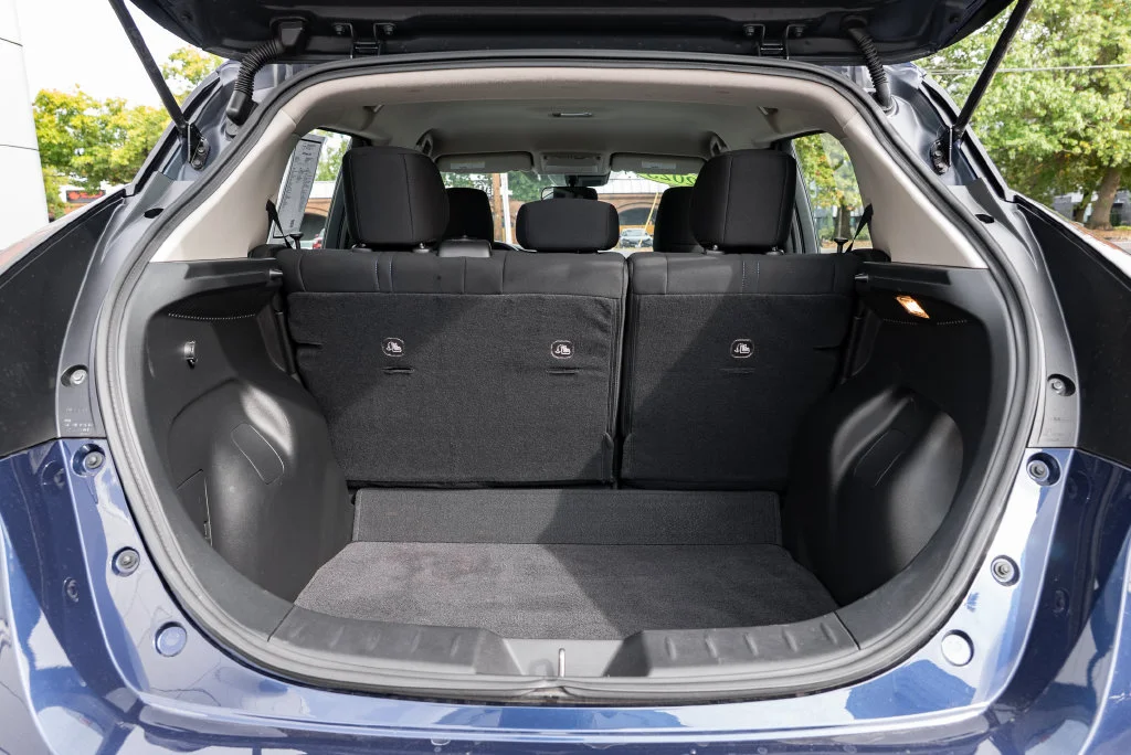 Used 2025 Blue Nissan S image 8
