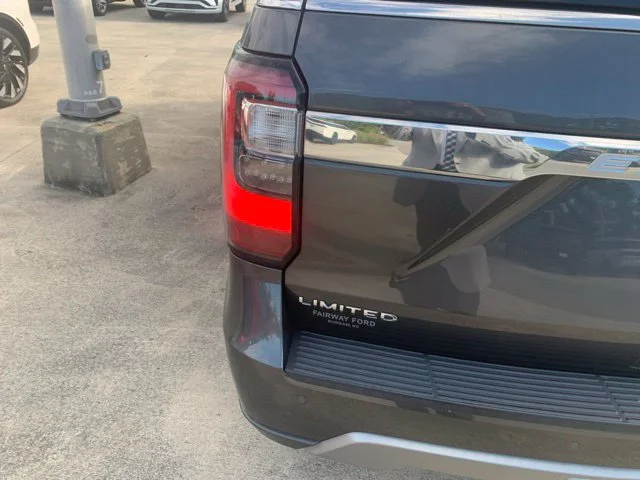 Used 2019 Gray Ford Limited image 8