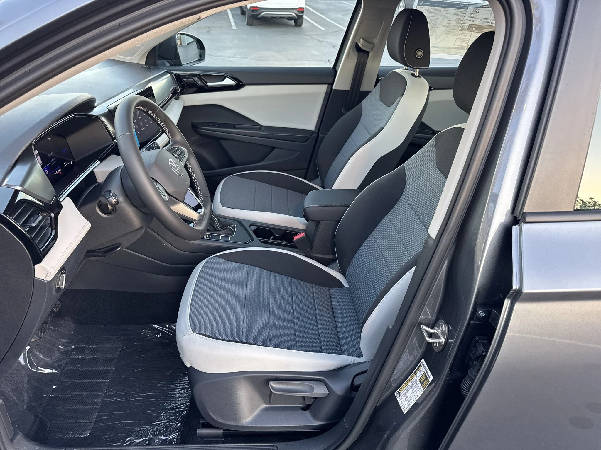 New 2027 Platinum Gray Metallic Volkswagen S image 13