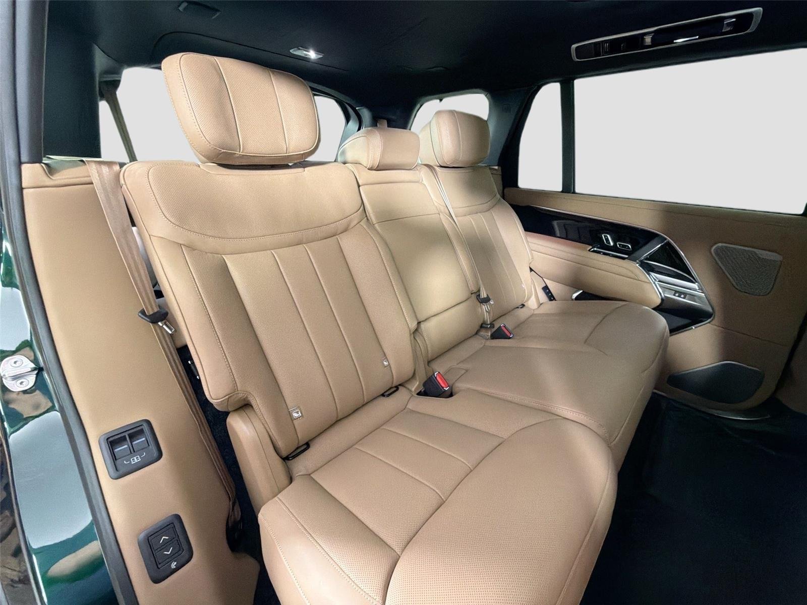 New 2026 British Racing Green LAND ROVER Autobiography image 27