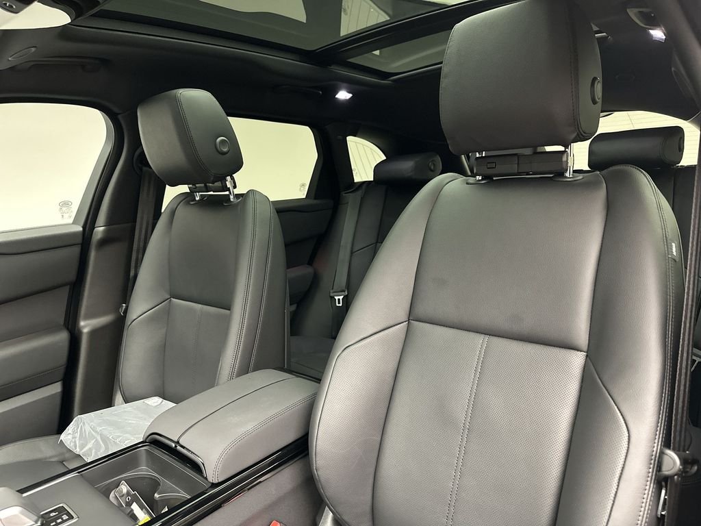 Used 2024 Santorini Black Metallic Land Rover Dynamic SE image 15