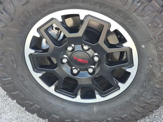 Used 2025  Toyota  image 13