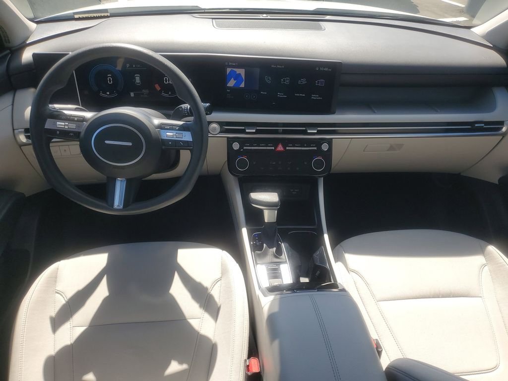 Used 2025 White Hyundai SEL image 12