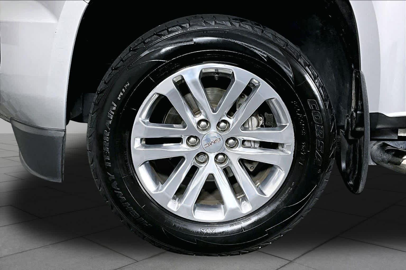 Used 2019 Quicksilver Metallic GMC 2WD SLT image 11