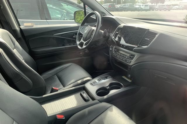 Used 2019  Honda EX image 6
