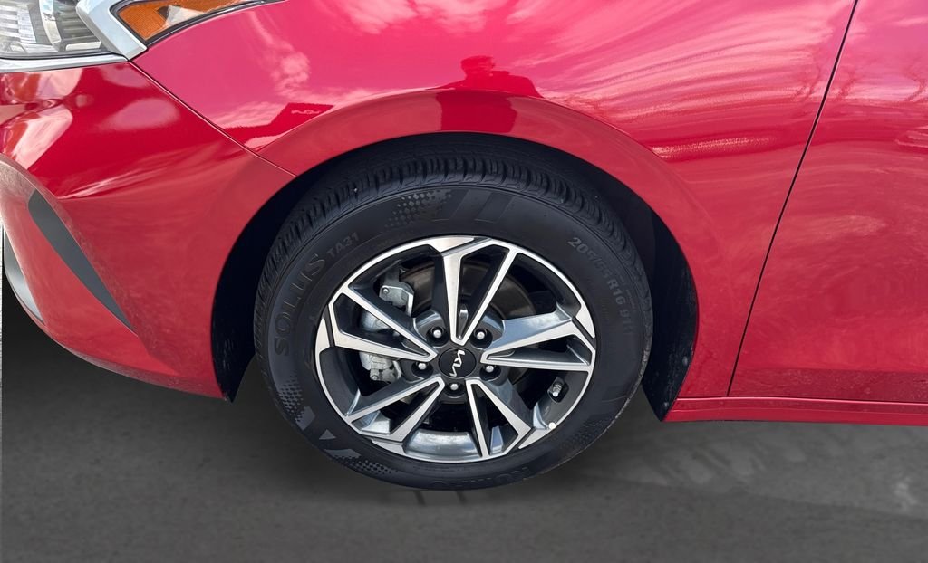 Used 2023 Red Kia LXS image 14