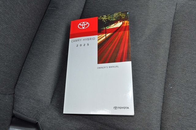 Used 2025  Toyota LE image 22