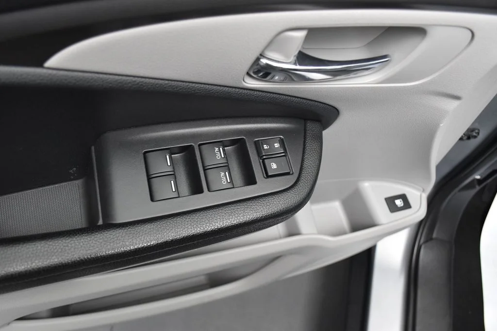 Used 2017 Silver Honda EX image 22