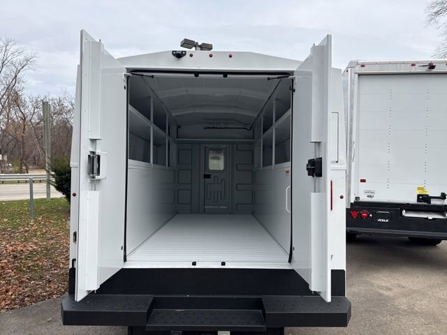 New 2025 Summit White Chevrolet 1WT image 8