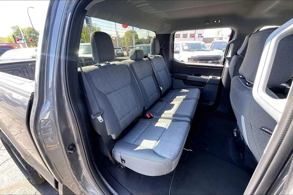 New 2026 Carbonized Gray Metallic Ford XLT image 26
