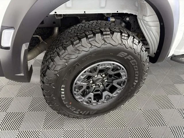 Used 2026 Oxford White Ford Raptor image 39