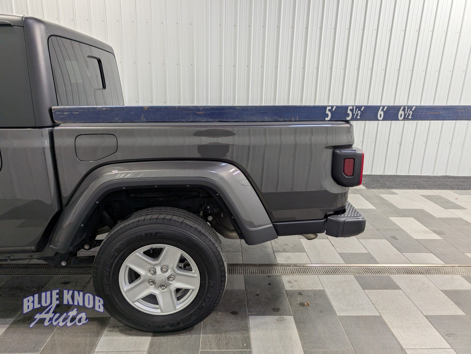 2023 Jeep Gladiator Sport S photo 3