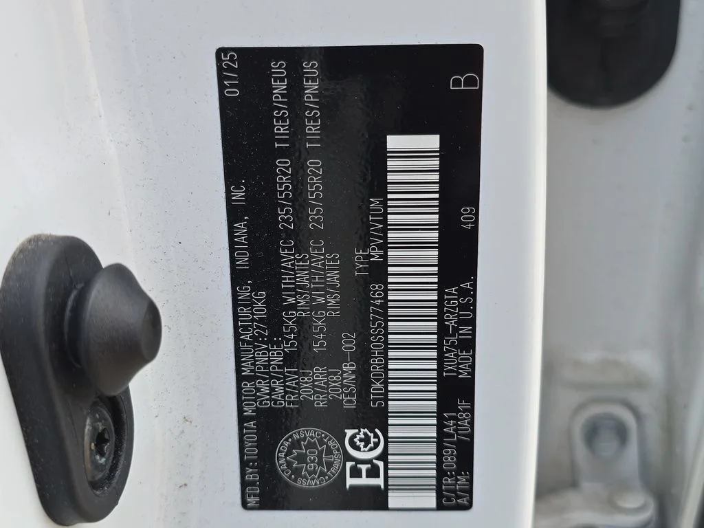 Used 2025  Toyota Platinum image 15