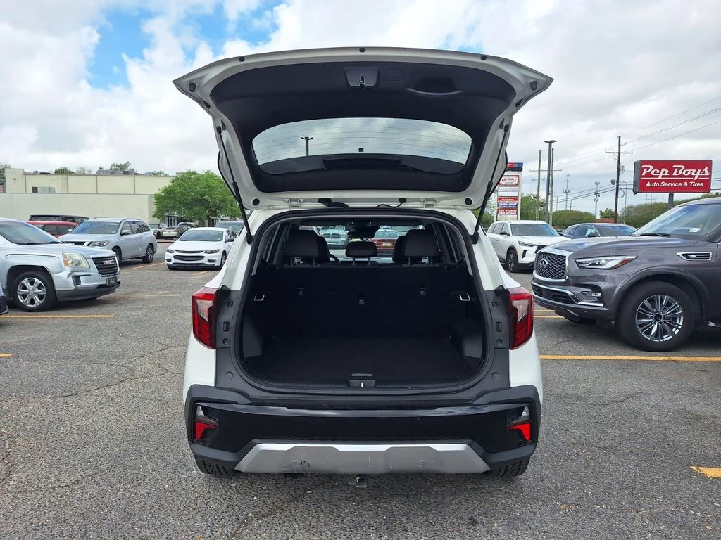 Used 2024 White Kia S image 23