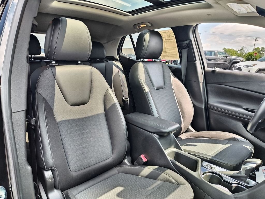 Used 2022 Black Buick Select image 25