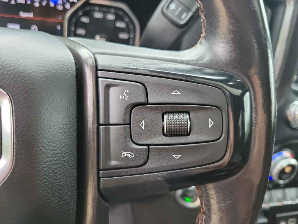 Used 2021 White GMC AT4 image 26