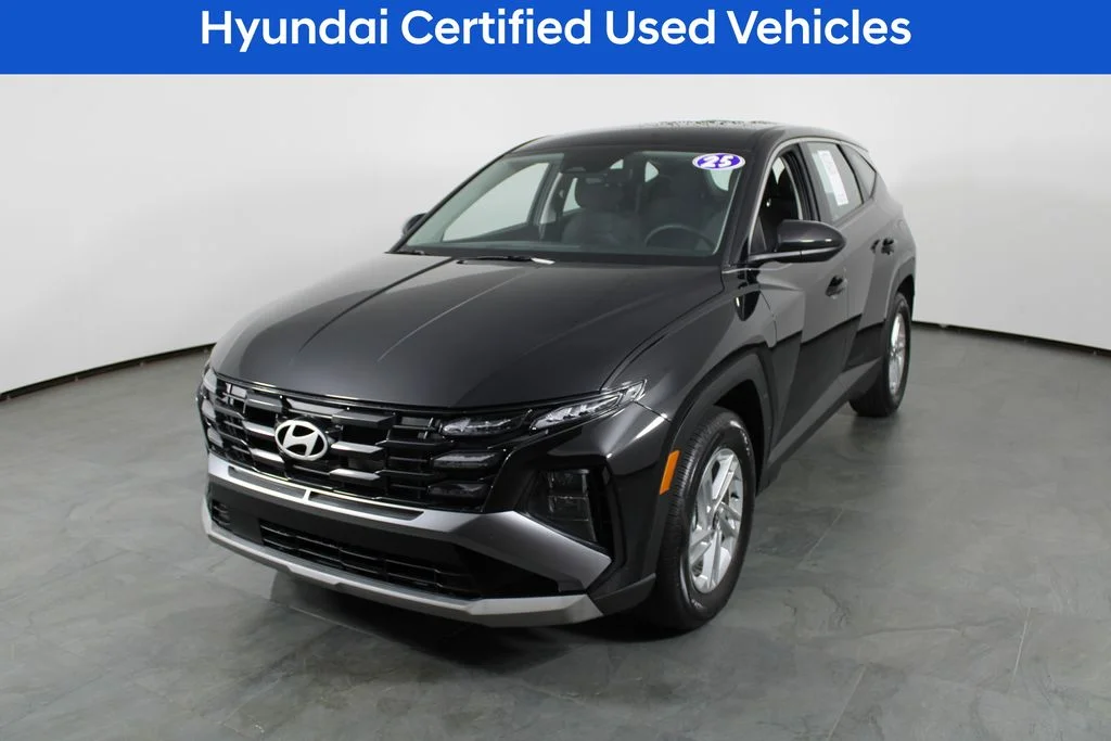 Used 2025 Black Hyundai SE image 2